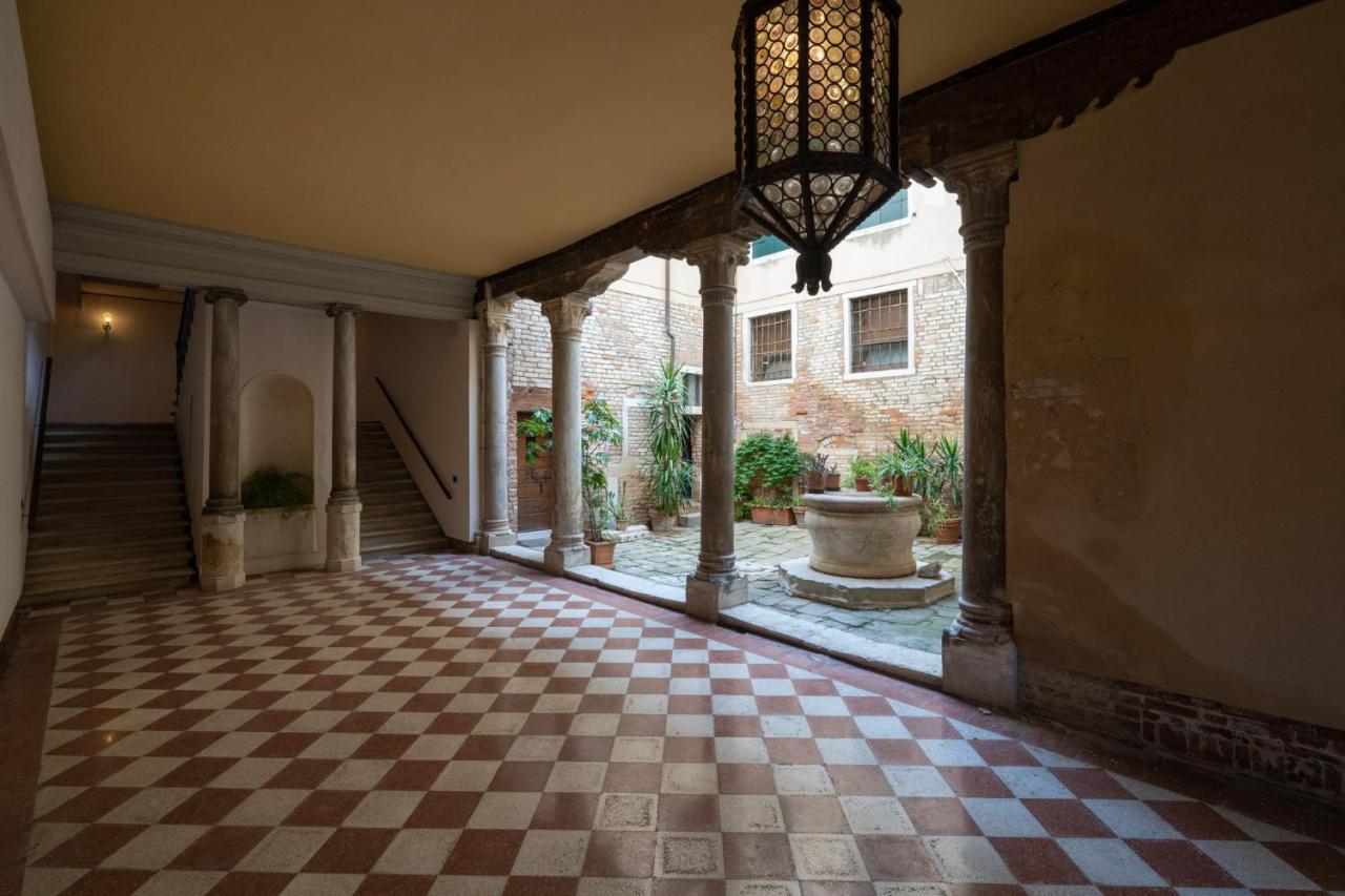 Ca Longo Palace